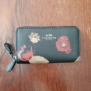 NWT Coach small accordion wallet